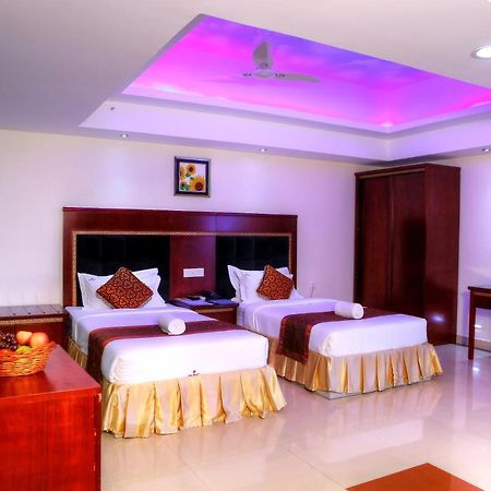 Hotel Hiton Perintalmanna Ngoại thất bức ảnh