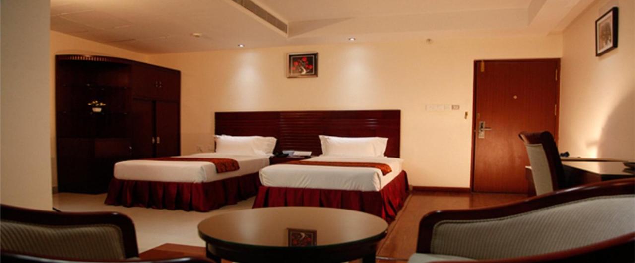 Hotel Hiton Perintalmanna Ngoại thất bức ảnh