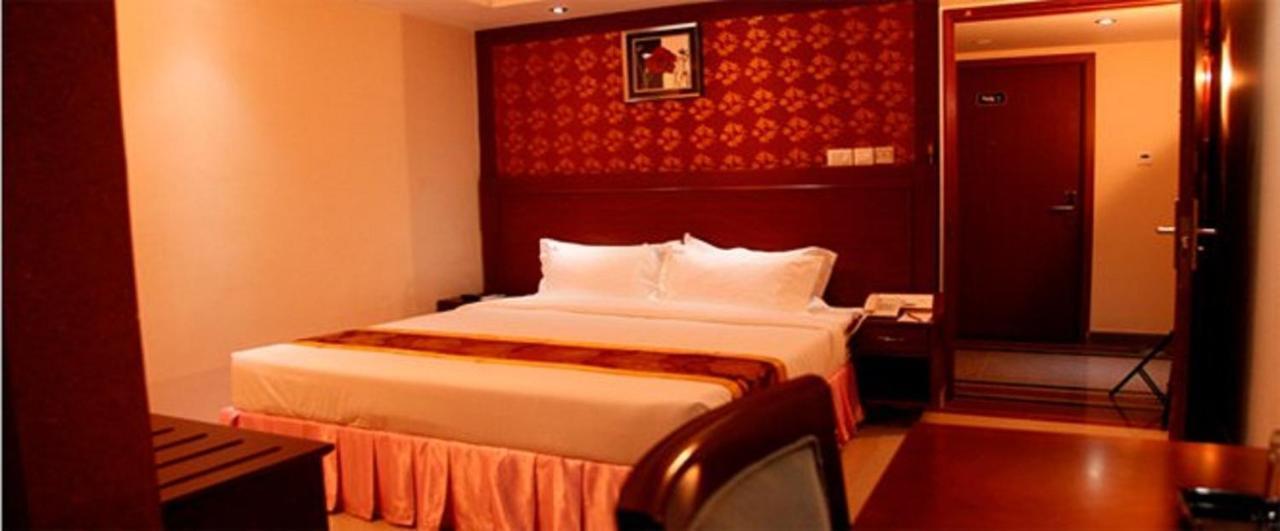 Hotel Hiton Perintalmanna Ngoại thất bức ảnh