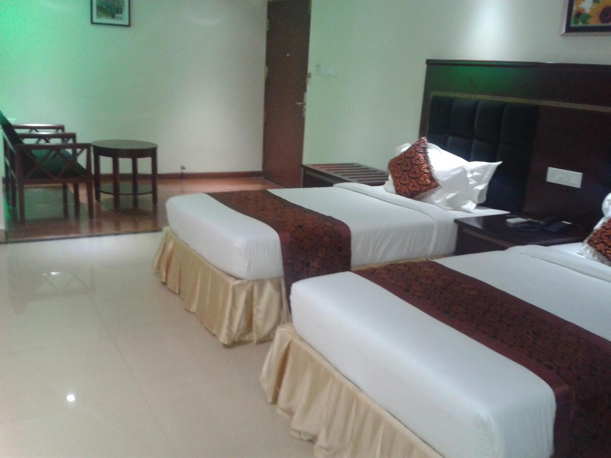Hotel Hiton Perintalmanna Phòng bức ảnh