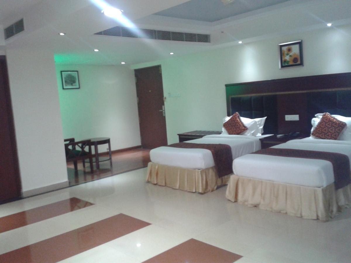 Hotel Hiton Perintalmanna Phòng bức ảnh