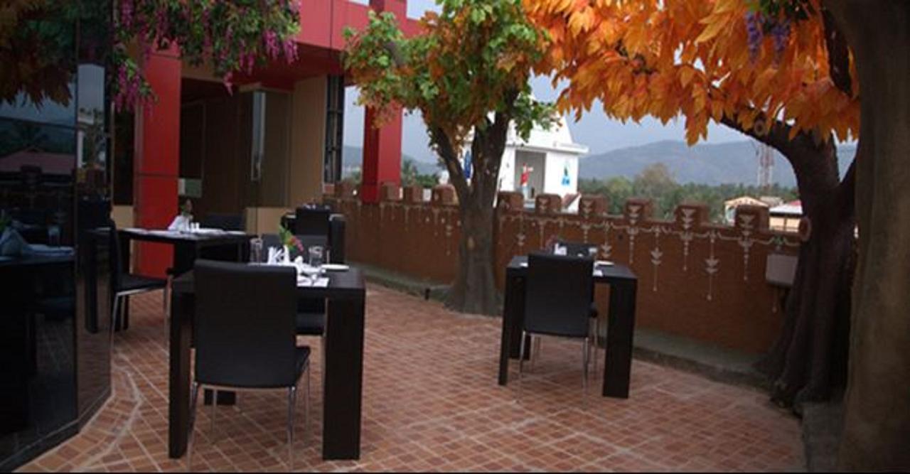 Hotel Hiton Perintalmanna Ngoại thất bức ảnh