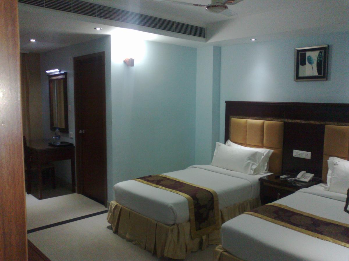 Hotel Hiton Perintalmanna Ngoại thất bức ảnh